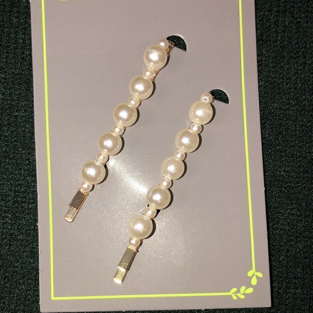 NWT GoldĀ Tone White Pearls BobbyāPins set ofā2